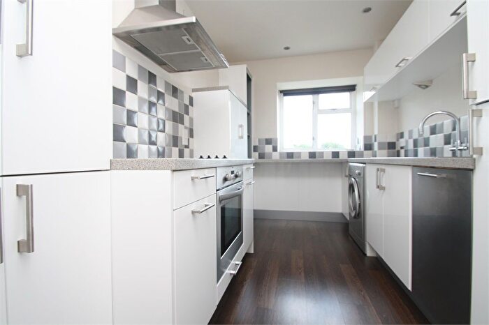 1 Bedroom Flat To Rent In Edgell Road, Staines-Upon-Thames, TW18