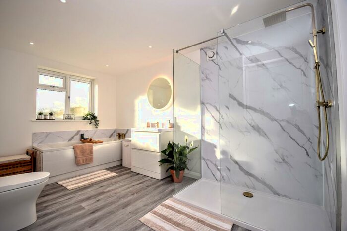 2 Bedroom Detached Bungalow For Sale In Rimac Road, Saltfleetby, LN11