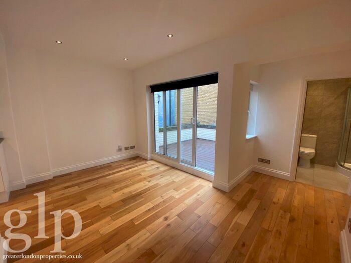 1 Bedroom Flat To Rent In Wardour Mews, London, Greater London, W1F