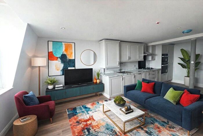 2 Bedroom Apartment For Sale In New Canal, Salisbury, Wiltshire, SP1