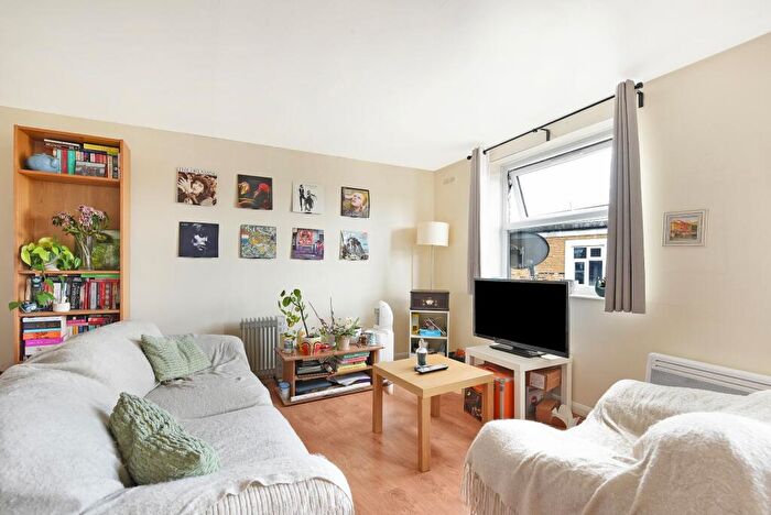 2 Bedroom Flat To Rent In Gilden Crescent, Chalk Farm, NW5
