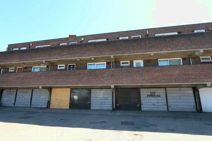 1 Bedroom Flat To Rent In Dawson Close, Woolwich, London, SE18