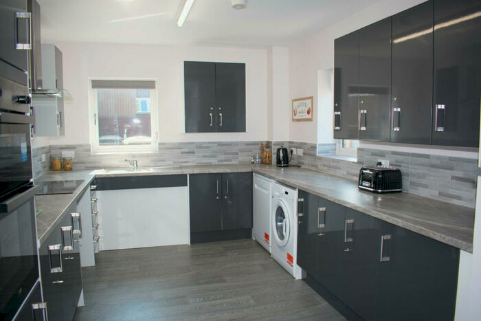 8 Bedroom Private Hall To Rent In Jeffery Street, Gillingham, ME7