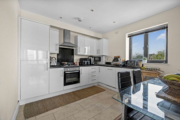 2 Bedroom Flat For Sale In Brookbank Road, London, London, SE13