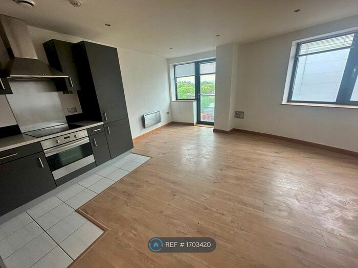 2 Bedroom Flat To Rent In Salts Mill Road, Shipley, BD17