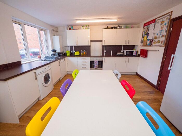 7 Bedroom House To Rent In Raddlebarn Court, Selly Oak, Birmingham, West Midlands, B29