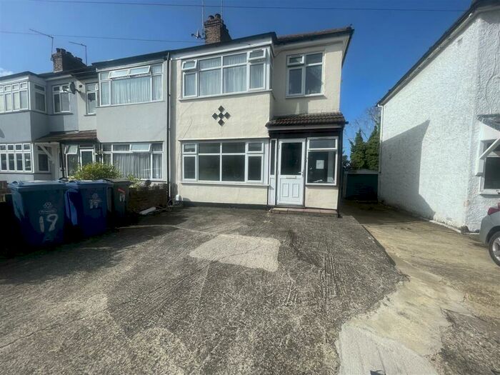 2 Bedroom Flat To Rent In Orchard Grove, Kingsbury, HA3