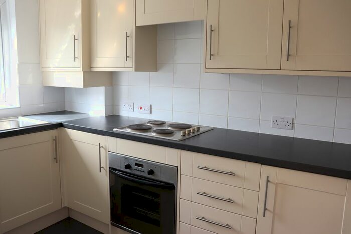 1 Bedroom Maisonette To Rent In Byfleet Road, New Haw, KT15