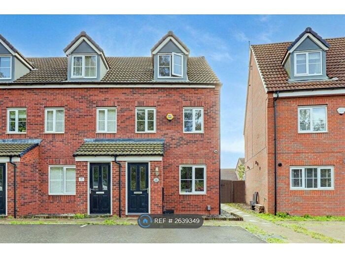 3 Bedroom Terraced House To Rent In Lightning Grove, Nottingham, NG15