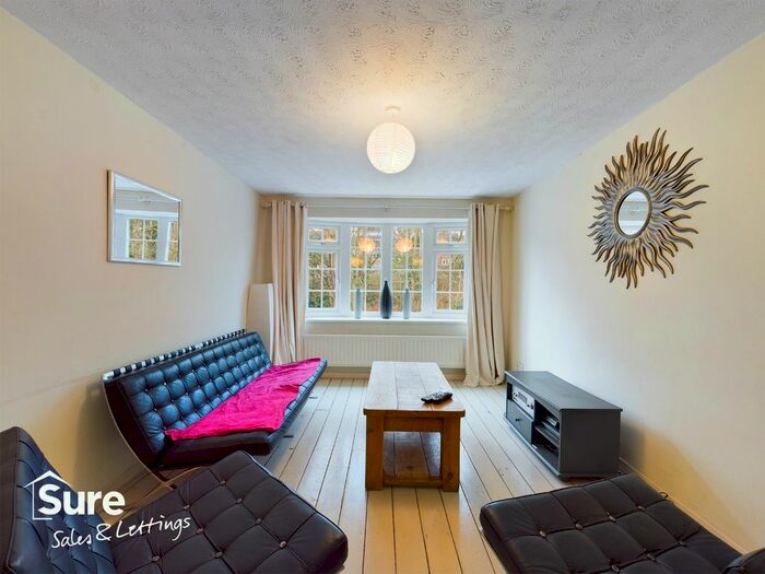 5 Bedroom Town House To Rent In Glendale, Hemel Hempstead, Hertfordshire, HP1