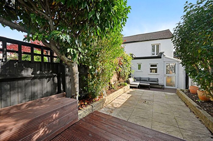 2 Bedroom End Of Terrace House To Rent In Harold Road, Sutton, SM1