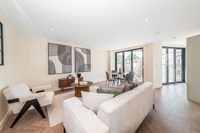 2 Bedroom Flat To Rent In High Street, Beckenham, BR3