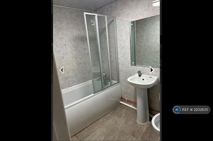 1 Bedroom Flat To Rent In Keighley Road, Bradford, BD8