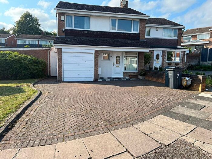 3 Bedroom Property To Rent In Lismore Drive, Harborne, Birmingham, B17