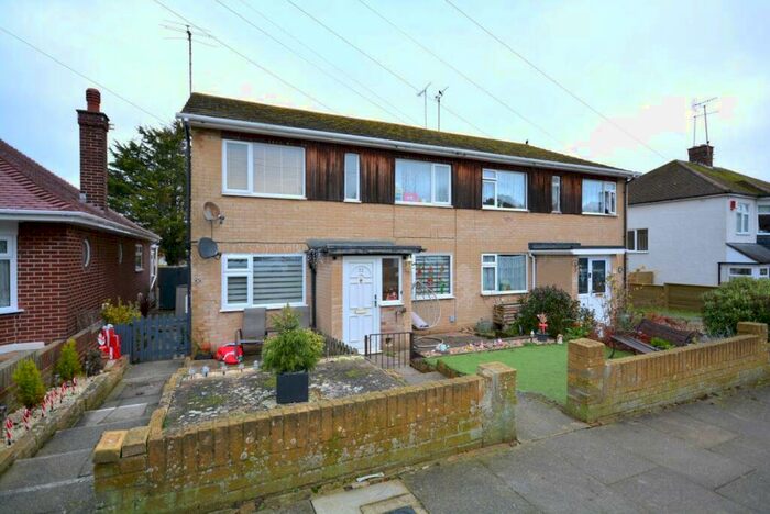2 Bedroom Flat To Rent In Masons Rise, Broadstairs, CT10