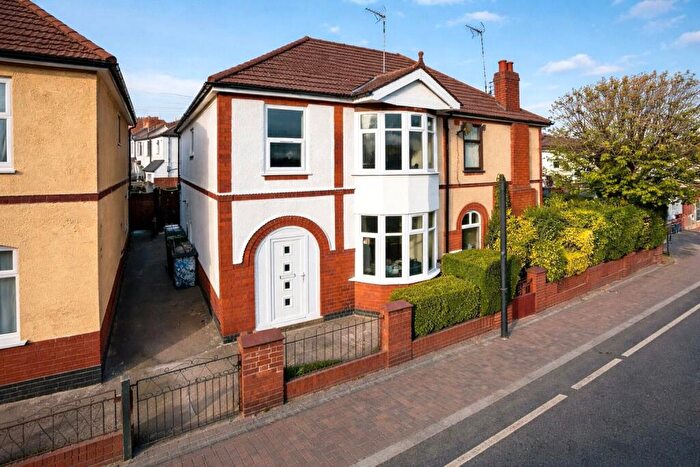 3 Bedroom Semi Detached House For Sale In Central Avenue, Nuneaton, Warwickshire, CV11