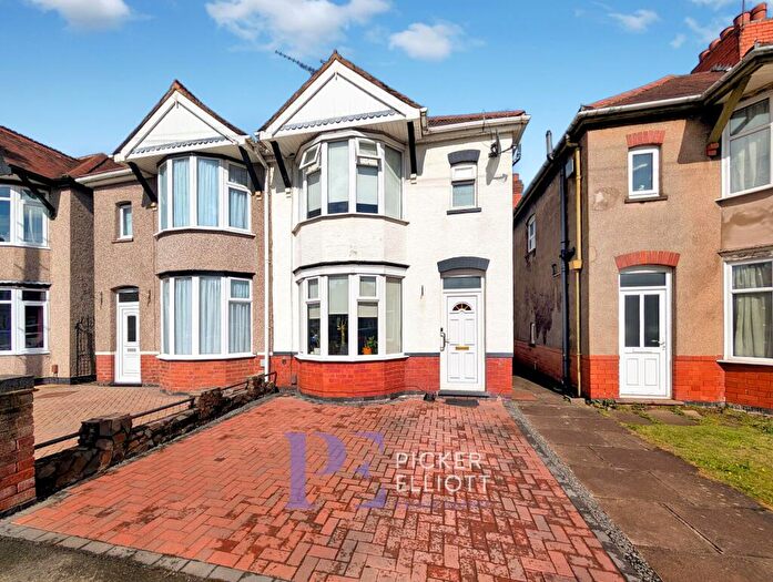 3 Bedroom Semi-Detached House For Sale In Strathmore Road, Hinckley, LE10