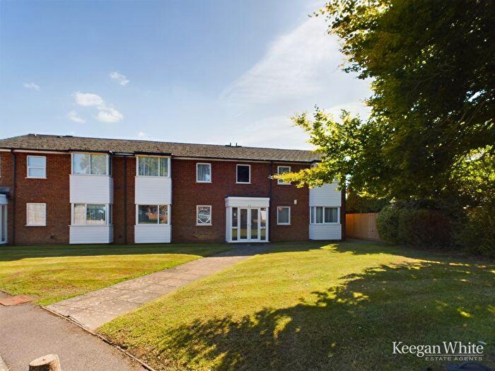 2 Bedroom Apartment To Rent In Claydon Court - Long Term Tenancy, HP12