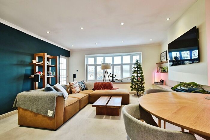 1 Bedroom Flat For Sale In Pownall Court, Wilmslow, Cheshire, SK9