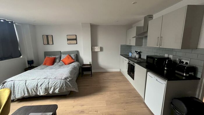 Studio To Rent In The Parade, Northampton, NN1