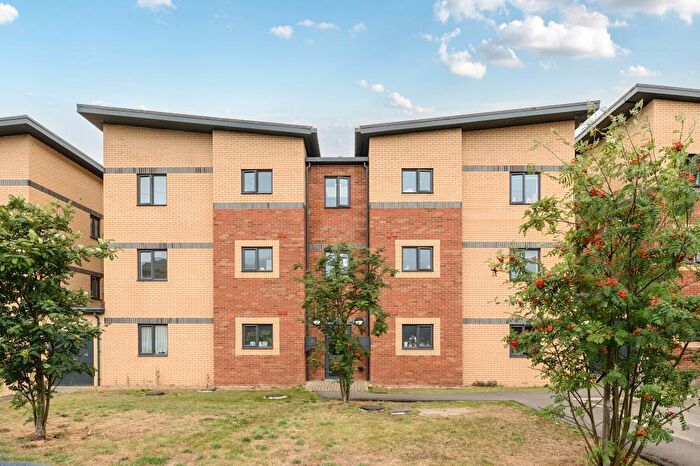 2 Bedroom Apartment To Rent In Ainger Close, Aylesbury, HP19