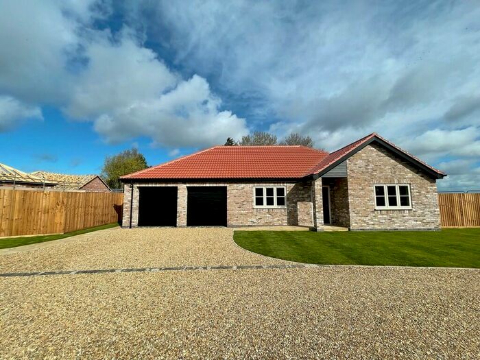 3 Bedroom Detached Bungalow For Sale In Beck Bank, West Pinchbeck, Spalding, PE11