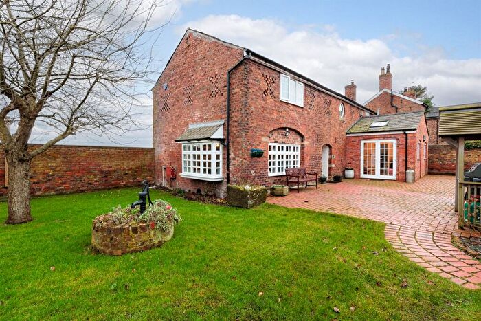 4 Bedroom Barn Conversion For Sale In Kelsall Road, Tarvin Sands, Chester, CH3