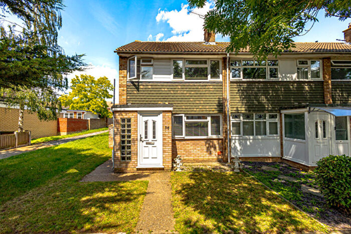 3 Bedroom End Of Terrace House For Sale In The Rundels, Benfleet, SS7