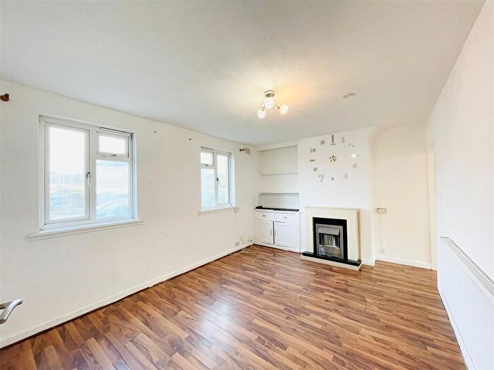 1 Bedroom Flat To Rent In Lawrence Avenue, London, E17