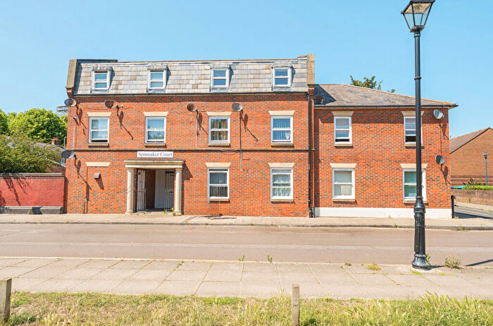 1 Bedroom Flat For Sale In Kent Street, Portsmouth, Hampshire, PO1