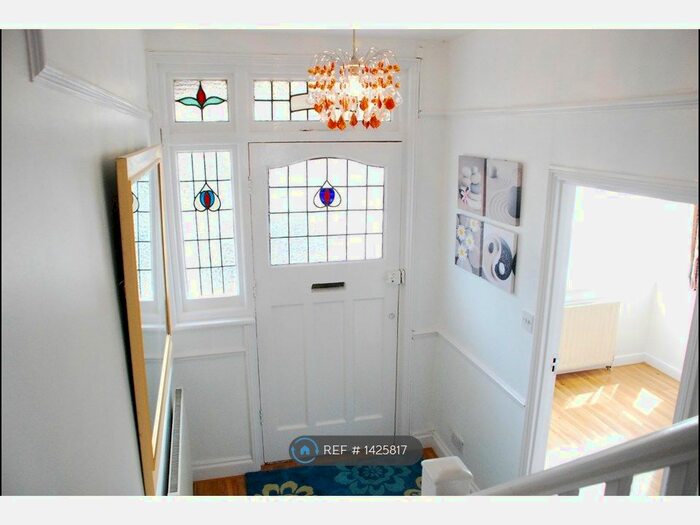 4 Bedroom Terraced House To Rent In High Street Colliers Wood, London, SW19