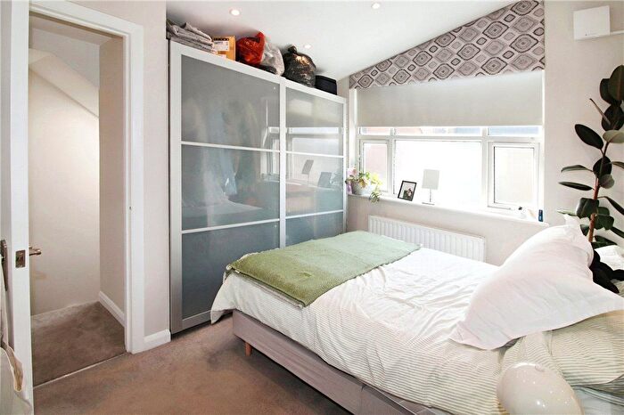 1 Bedroom Semi-Detached House To Rent In Bassingham Road, London, SW18