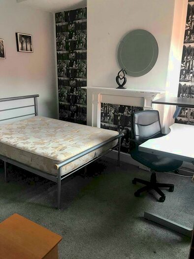 1 Bedroom Flat To Rent In B Bristol Road, Selly Oak, Birmingham, B29