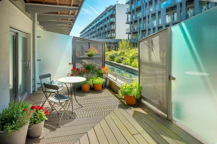 2 Bedroom Flat To Rent In Royal Carriage Mews, London, SE18