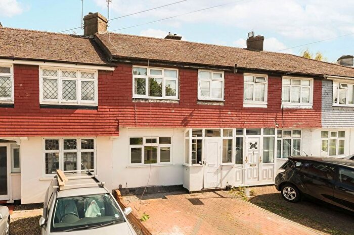 3 Bedroom Terraced House For Sale In Hazelbank, Surbiton, KT5