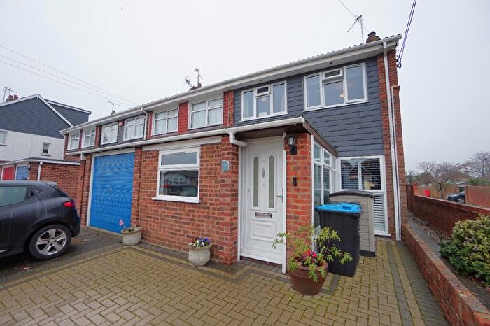 3 Bedroom End Of Terrace House For Sale In Park Avenue, Birchington, Kent, CT7