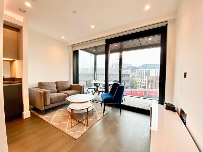 1 Bedroom Flat To Rent In Albert Embankment, Albert Embankment, SE1