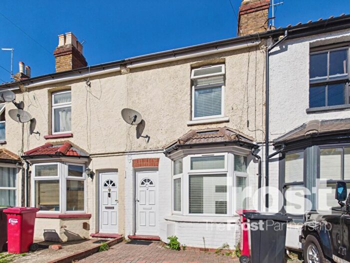 2 Bedroom Terraced House To Rent In Montague Road, Slough, Berkshire, SL1