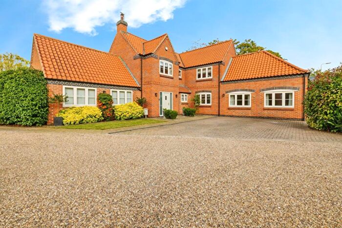 5 Bedroom Detached House For Sale In Besthorpe Road, Collingham, Newark, NG23
