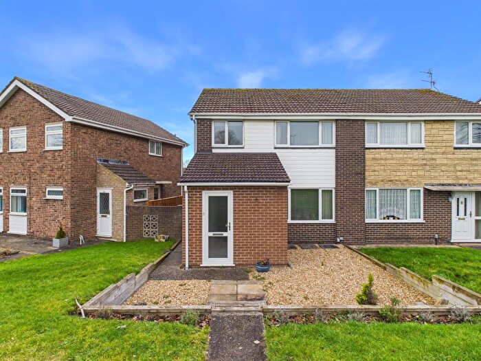 3 Bedroom Semi Detached House For Sale In Eagle Way, Abbeydale, Gloucester, GL4