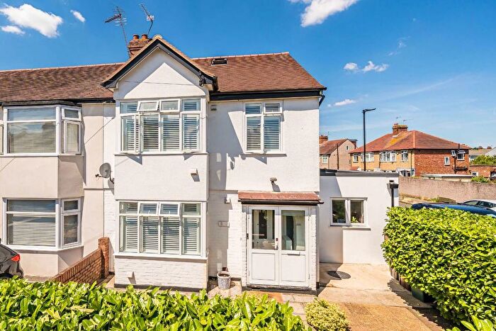 4 Bedroom Property For Sale In Worple Road, Old Isleworth, TW7