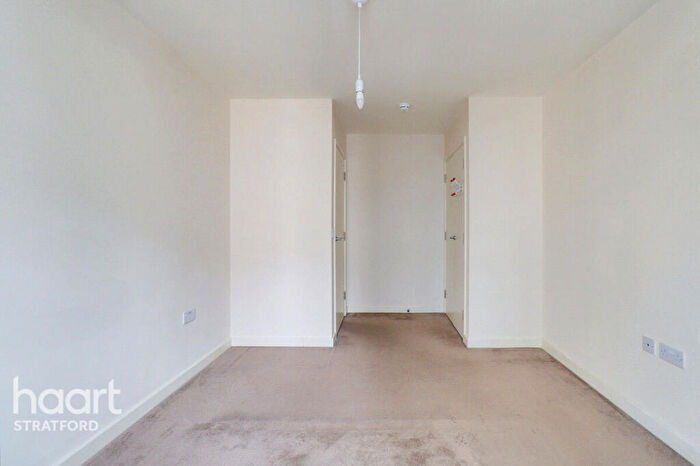 1 Bedroom Flat For Sale In High Street, Stratford, E15