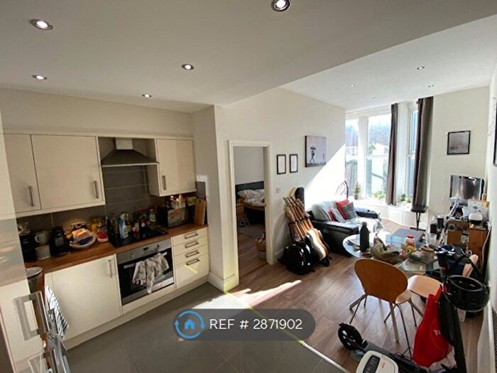 1 Bedroom Flat To Rent In Otley Road, Leeds, LS16