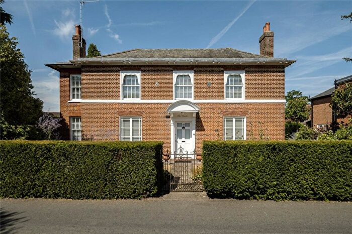 4 Bedroom House For Sale In Mill Road, Marlow, Buckinghamshire, SL7
