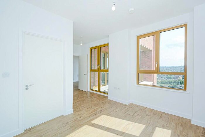 2 Bedroom Apartment To Rent In Bermondsey Heights, Bermondsey, SE15