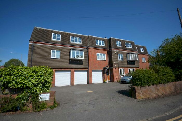 2 Bedroom Apartment To Rent In Woodside Road, Amersham, HP6