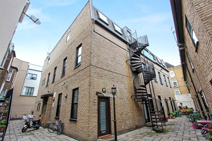 3 Bedroom House To Rent In Shore Road, London, E9