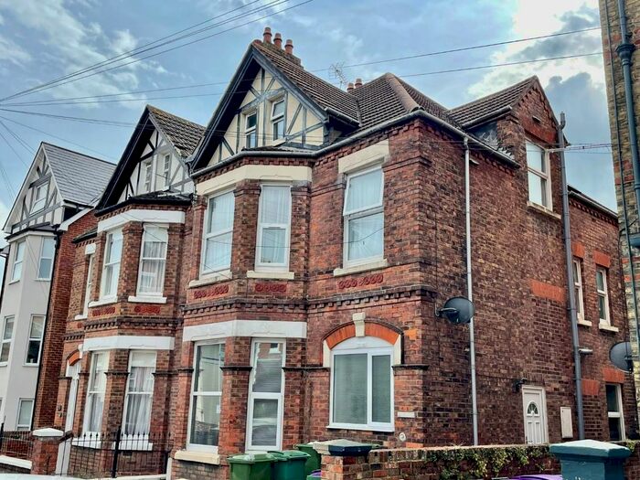 2 Bedroom Flat To Rent In Connaught Road, Folkestone, CT20