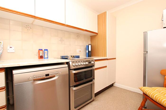 1 Bedroom Flat To Rent In Weymouth Court, Bath, BA1
