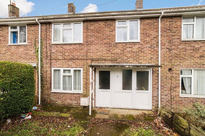 4 Bedroom Terraced House For Sale In Montfort Close, Canterbury, CT2